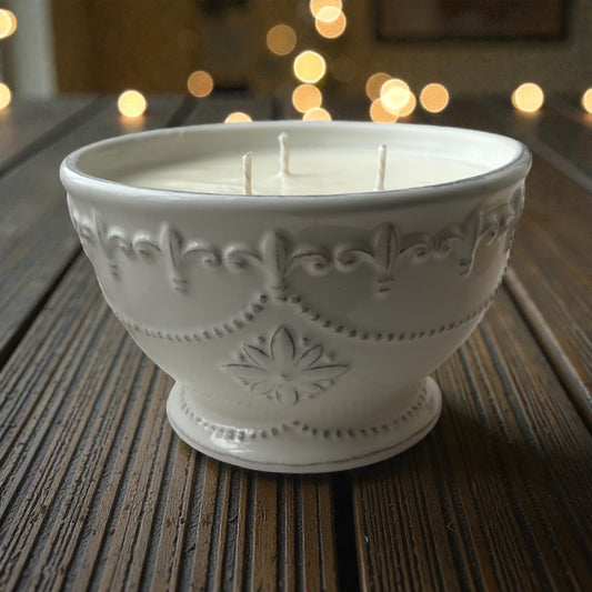 White Embossed Bowl- Peppermint Sugar Cookie (17oz)