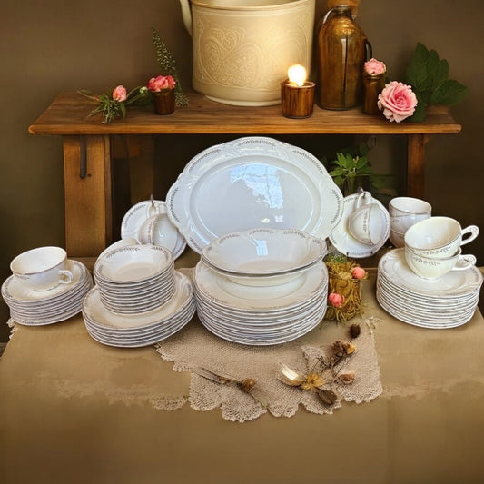 Taylor, Smith & Taylor Dinnerware Set – 64 Pieces with 22K Gold Trim