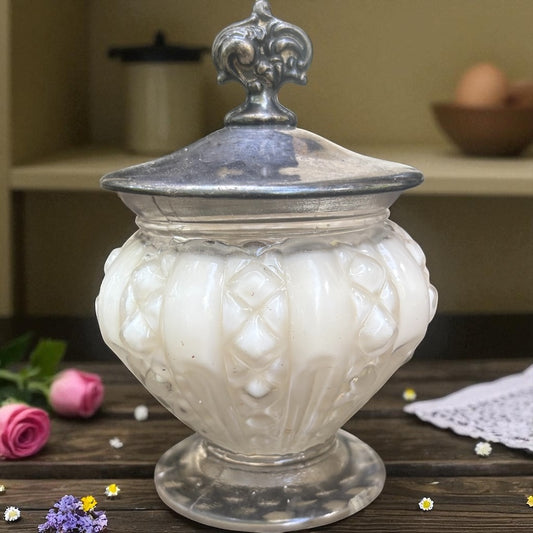 1847 Rogers Bros Silver-Plated Glass Candle – Cinnamon Spiced Vanilla (6 oz)(Fall Scent)