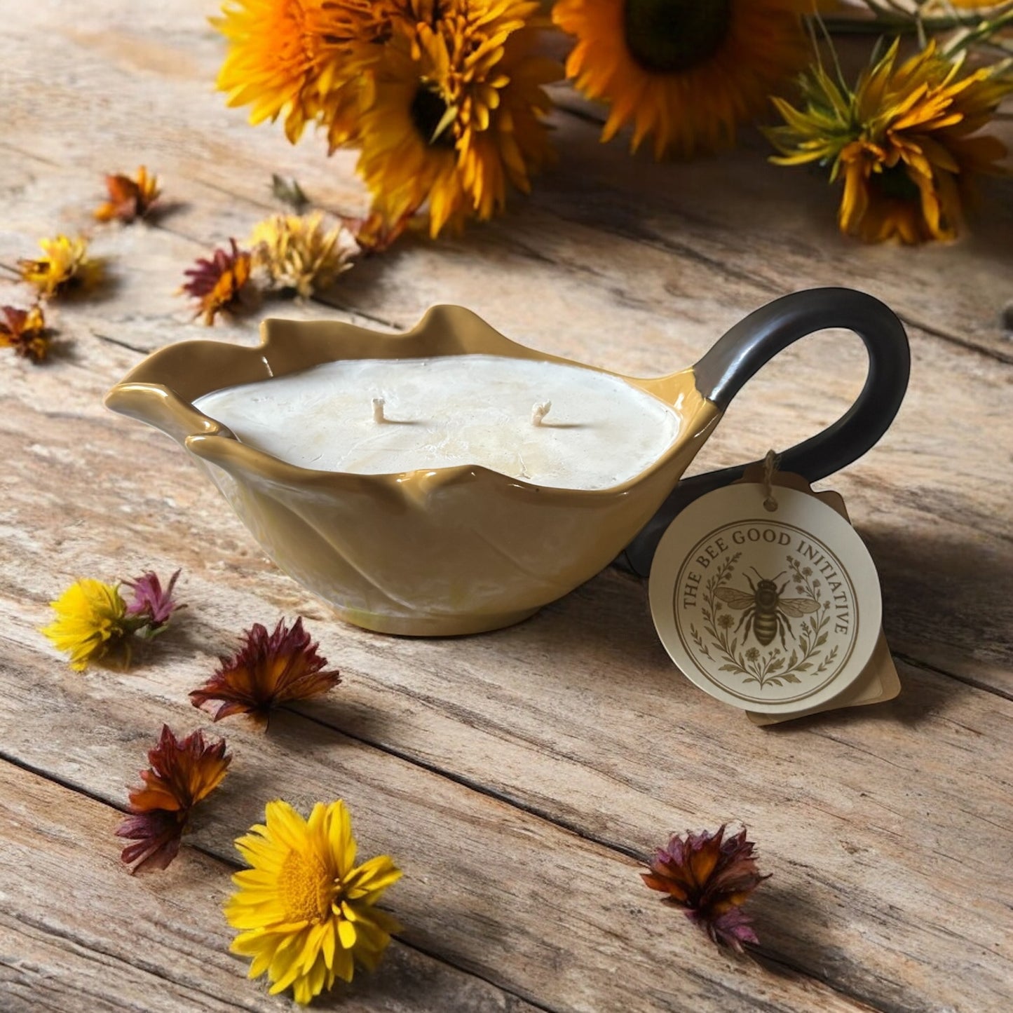 Chris Madden Leaf Gravy Boat – Harvest Gathering (8oz)(Fall Scent)