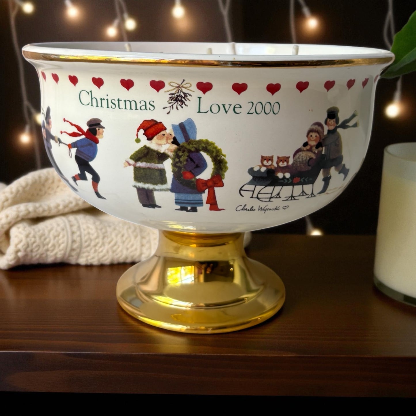 Christmas Love 2000 Brass Pedestal Bowl – Spiced Chestnut (46oz)